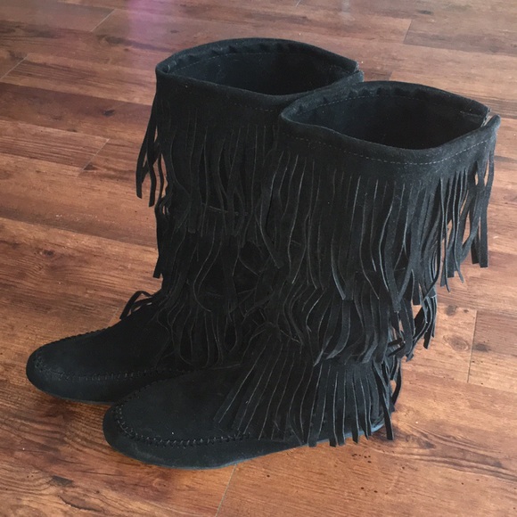 black moccasin boots